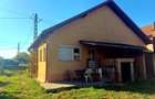 Casa renovata recent 142 mp + 500 mp teren Strada Careiului