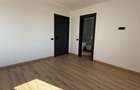 Duplex cu 5 camere cu Canalizare în Central - 2