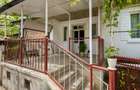 Casa 3 camere, cota teren 446 mp, garaj, terasa, pivnita, Un