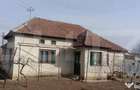 Casa cu 3 camere, bucatarie si baie, 105 mp ?i un teren de - 5