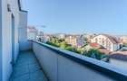 Apartament cu 3 camere decomandat în Tractorul - 12