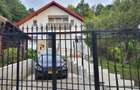 Casă individuală cu 5 camere cu Teren 2500 Mp în Central - 1