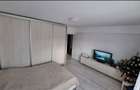 Inchiriez apartament cu o camera decomandat in zona Bucium-Visan, in b - 7