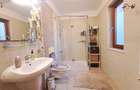 Proprietar   |   Vilă modernă  în American Village Pipera   |  Renovată complet - 10
