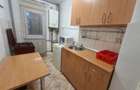 Apartament cu o camera decomandat vecin Complex studentesc etaj 1- cu centrala gaz