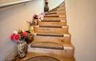 Casa de vanzare tip duplex