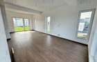 Casa individuala - 4 Camere | Ansamblu - Asfalt - 300 m STV - 8