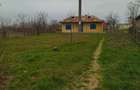 Vand teren intravilan plus casa batraneasca in Plopul, Murighiol, Tulcea. Suprafa?a totala 743 mp - 2
