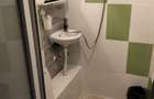 Vand garsoniera confort 3, zona Baicului,15m2.et 4/4.Garsoniera este mobilatautilata.GazeBlocul este anvelopatSector 2 - 5