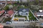Casa / Pensiune exclusivista - Petrila (Bratianu) | 4 camere cu baie - 17
