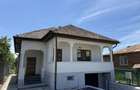 Casă cu 3 camere în Bălești - 1