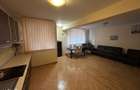 Apartament 3 camere, parter inalt - zona Cetate - 1