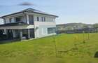 Casa ultrafinisata, garaj, panouri fotovoltaice - 3