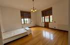 Apartament cu 3 camere decomandat în P-ța Victoriei - 8