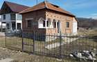 Casa de vanzare cu toate utilita?ile - 2