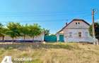 Casă cu 4 camere cu Teren 2880 Mp în Grăniceri - 1