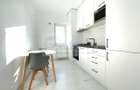 1 CAM CENTRU PALAS , PARCARE, UNIREA TOWERS 450 euro, comision 225euro - 2