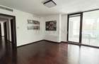 Apartament cu 5 camere decomandat în Capitale - 4