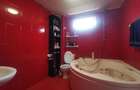 Casă cu 6 camere cu Teren 2300 Mp în Săcădat - 9