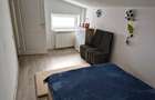 Proprietar - Apartament 3 camere de inchiriat - Curte proprie - 10