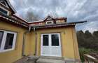 Casa de vanzare cu teren mare - 1