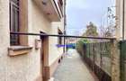 Casă cu 4 camere cu Canalizare în P-ța Muncii - 9