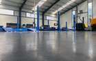 Vand hale si cladire birouri 950 mp utili - 2