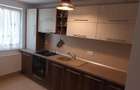 Apartament cu 3 camere decomandat în Tractorul - 3