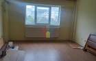Apartament cu 3 camere decomandat în Călărași - 2