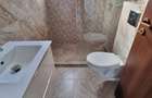 Duplex cu 4 camere cu Canalizare în Nord