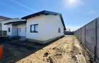 Casă cu 3 camere cu Teren 360 Mp în Moșnița Veche - 1