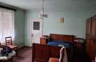 Casa de vanzare cu gradina si curte - 4