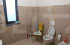 Casă cu 5 camere cu Canalizare în Central - 8