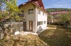 Casă cu 7 camere cu Teren 386 Mp în Platoul Izvor - 2