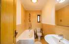 Casă individuală cu 10 camere cu Teren 1742 Mp în Central - 36