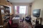 Vand Apartament 2 Camere Decomandat, 49 m2, Moinesti - 1