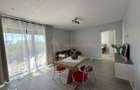 Apartament cu 2 camere si curte proprie
