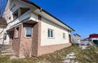 Casa de vanzare cu 10 ari in Iaslovat, Suceava - 7