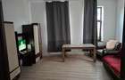 Ofer spre inchiriere doua apartamente situate intr-o curte privata, in municipiul Braila, zona Unirii.