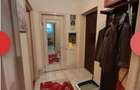 Strada praga, apartament 57mp, doua camere, decomandat, curte cu loc parcare si garaj. Pret negociabil.