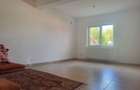 Casă cu 4 camere cu Teren 2900 Mp în Central - 6