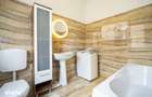 Apartament cu 2 camere de vanzare central pe str. Evreilor Deporta?i - 2