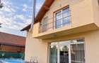 Ofer la vanzare casa
