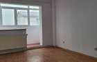 Apartament cu balcon, 3 camere, terasa la etajul 4