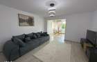 Apartament cu 3 camere + garaj-in vila-90 mp, zona Centrala - 1