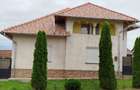 Vind casa cu etaj in Cuied