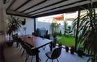 Vila townhouse in Voluntari