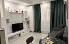 2 camere, balcon cu vedere la piscina, loc de parcare, in Cosmopolis !