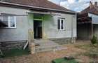 Casă cu 3 camere decomandat în Dacia
