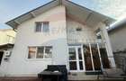 Casa / Vila cu 5 camere de vanzare - 1